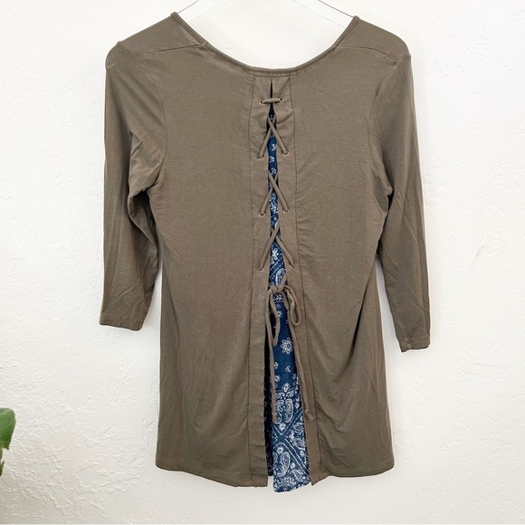 Signature Studio Tops - Signature Studio Lace-Up Back Bandanna Print Shirt Size S